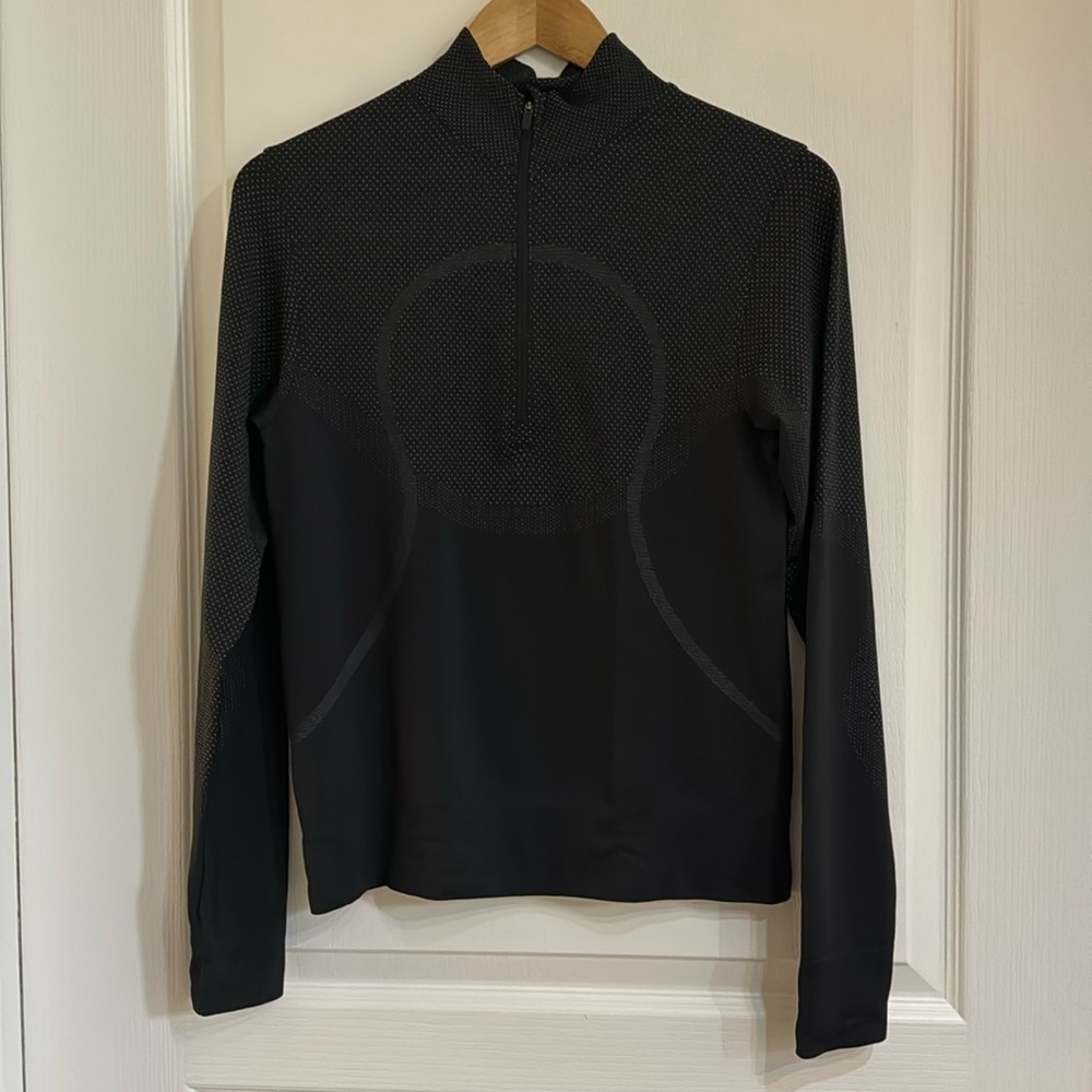 Lululemon black pullover shirt size 4